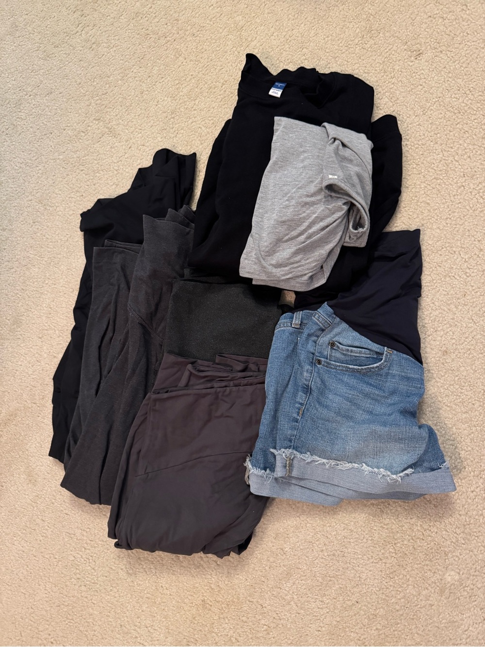 MATERNITY ESSENTIALS BUNDLE - 7 items - Size M